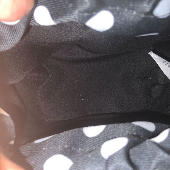 No Boundaries Black Crossbody Bucket Handbag Short Handle and Adjustable Strap - Picture 6 of 7